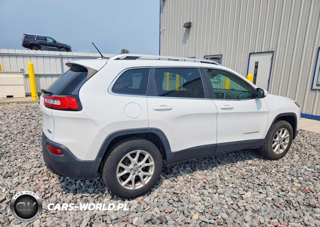 2014 Jeep Cherokee Latitude VIN:1C4PJMCB4EW169071 - 3