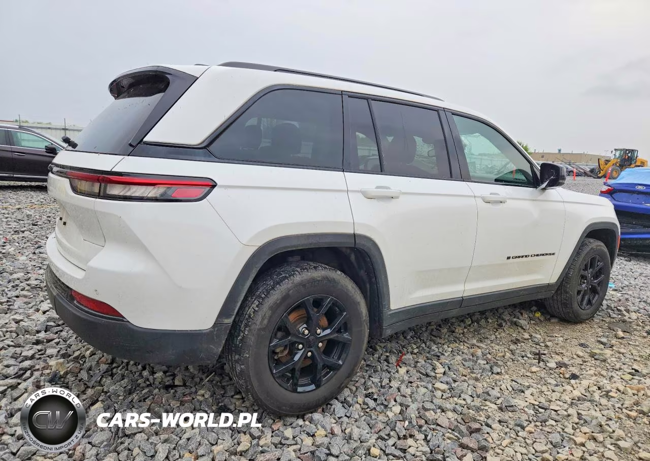 2024 Jeep Grand Cherokee Laredo VIN:1C4RJHAG4R8951167 - 3