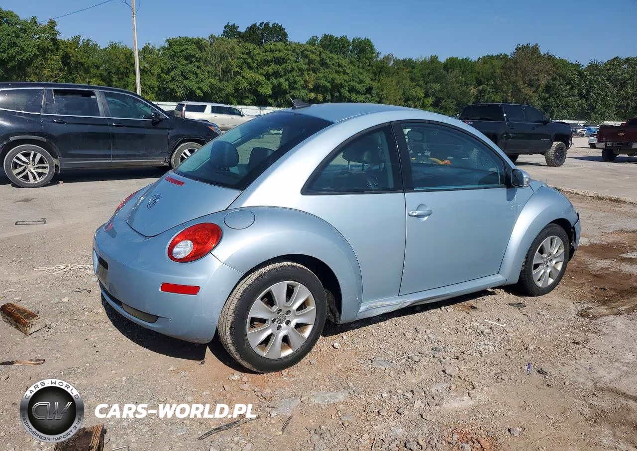 2010 Volkswagen New Beetle VIN:3VWPW3AG7AM012085 - 3