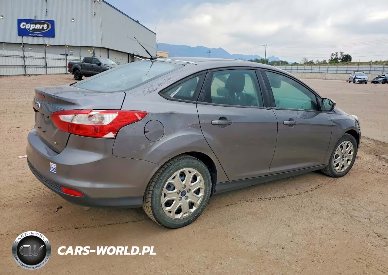 2012 Ford Focus Se VIN:1FAHP3F29CL142445 - 3