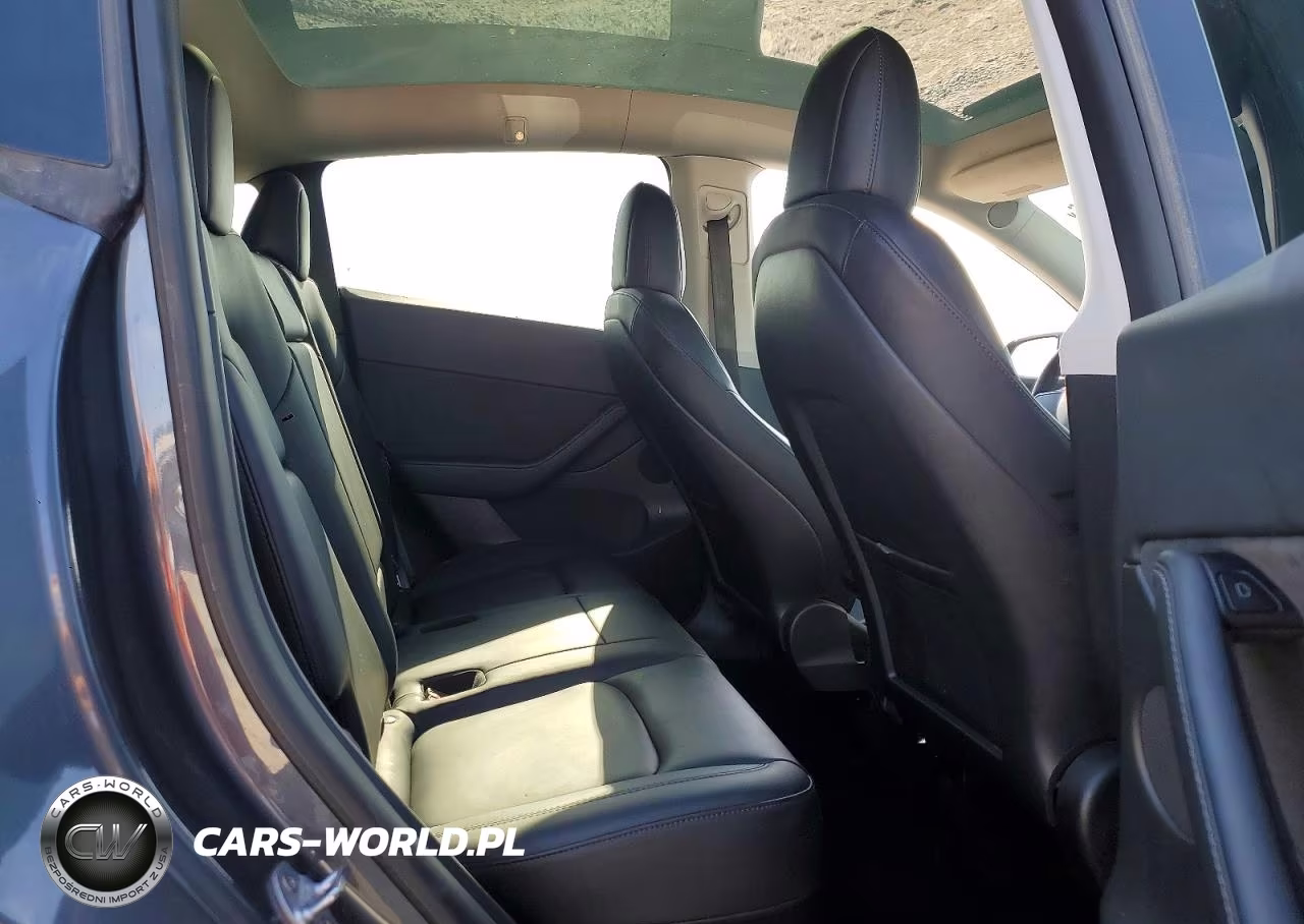 2022 Tesla Model Y VIN:7SAYGDEE3NF328504 - 10