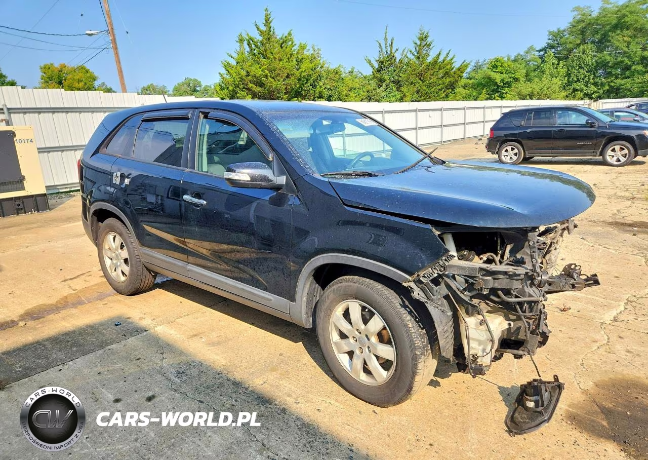 2013 Kia Sorento Lx VIN:5XYKT3A19DG415004 - 4