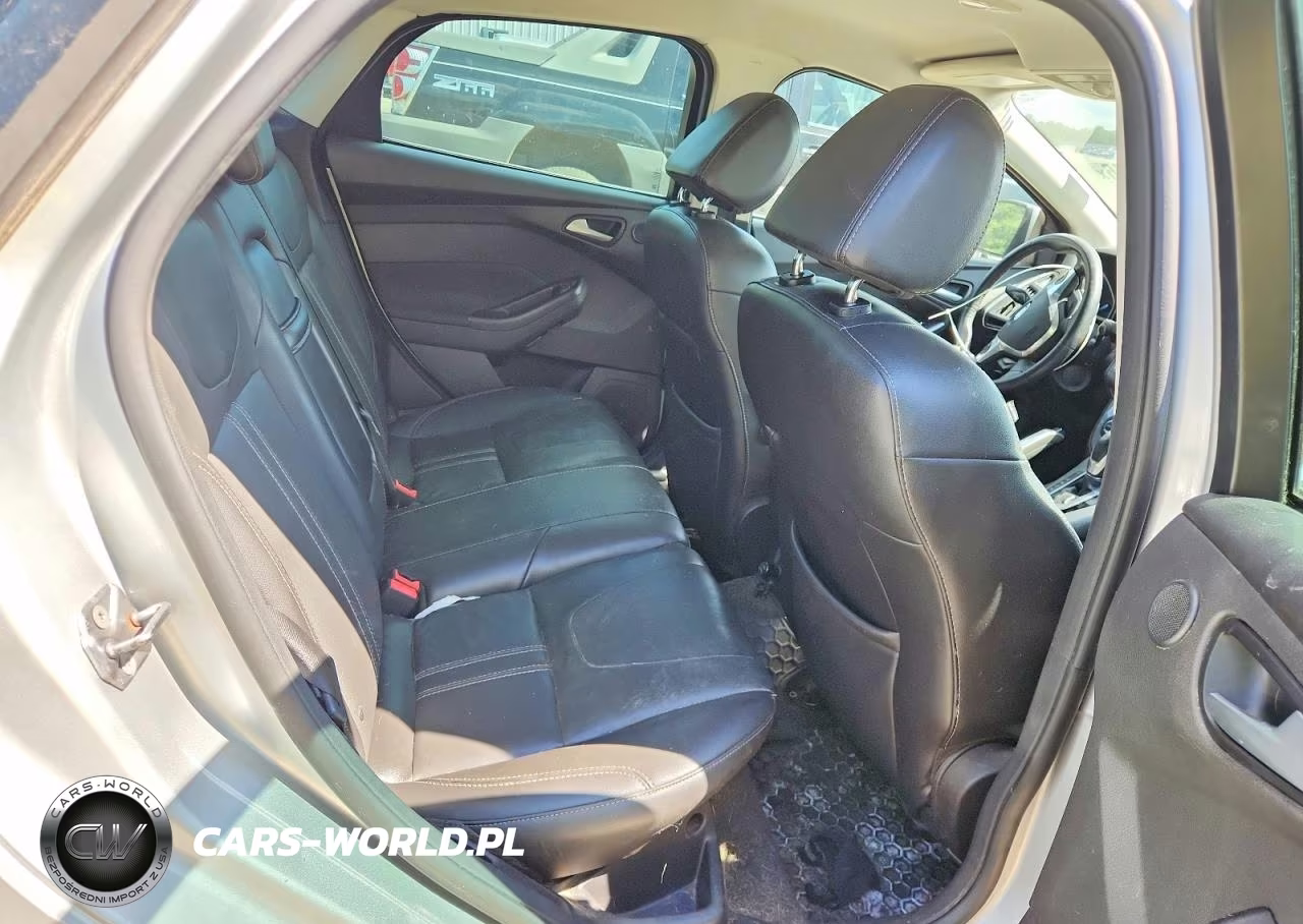 2013 Ford Focus Titanium VIN:1FADP3J20DL301375 - 10