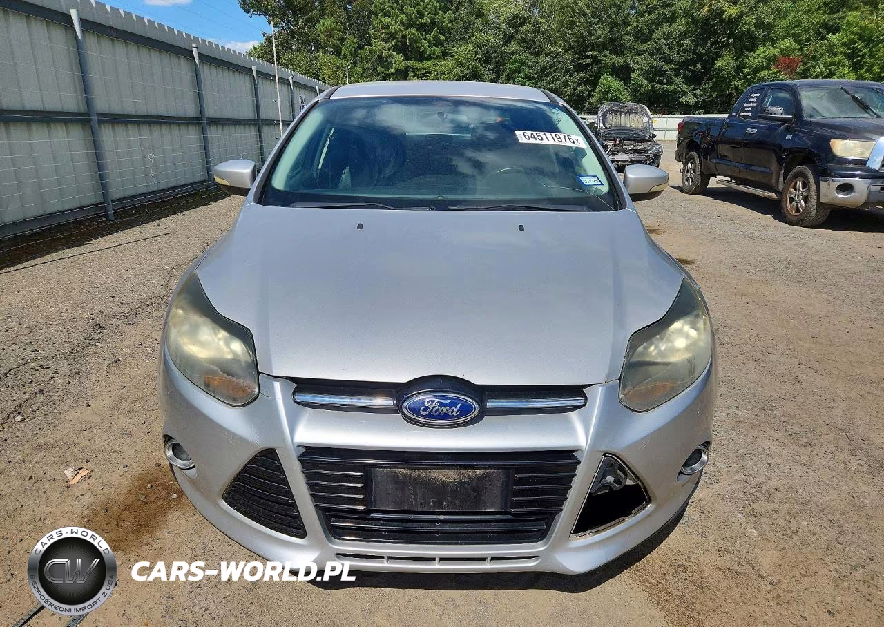 2013 Ford Focus Titanium VIN:1FADP3J20DL301375 - 5