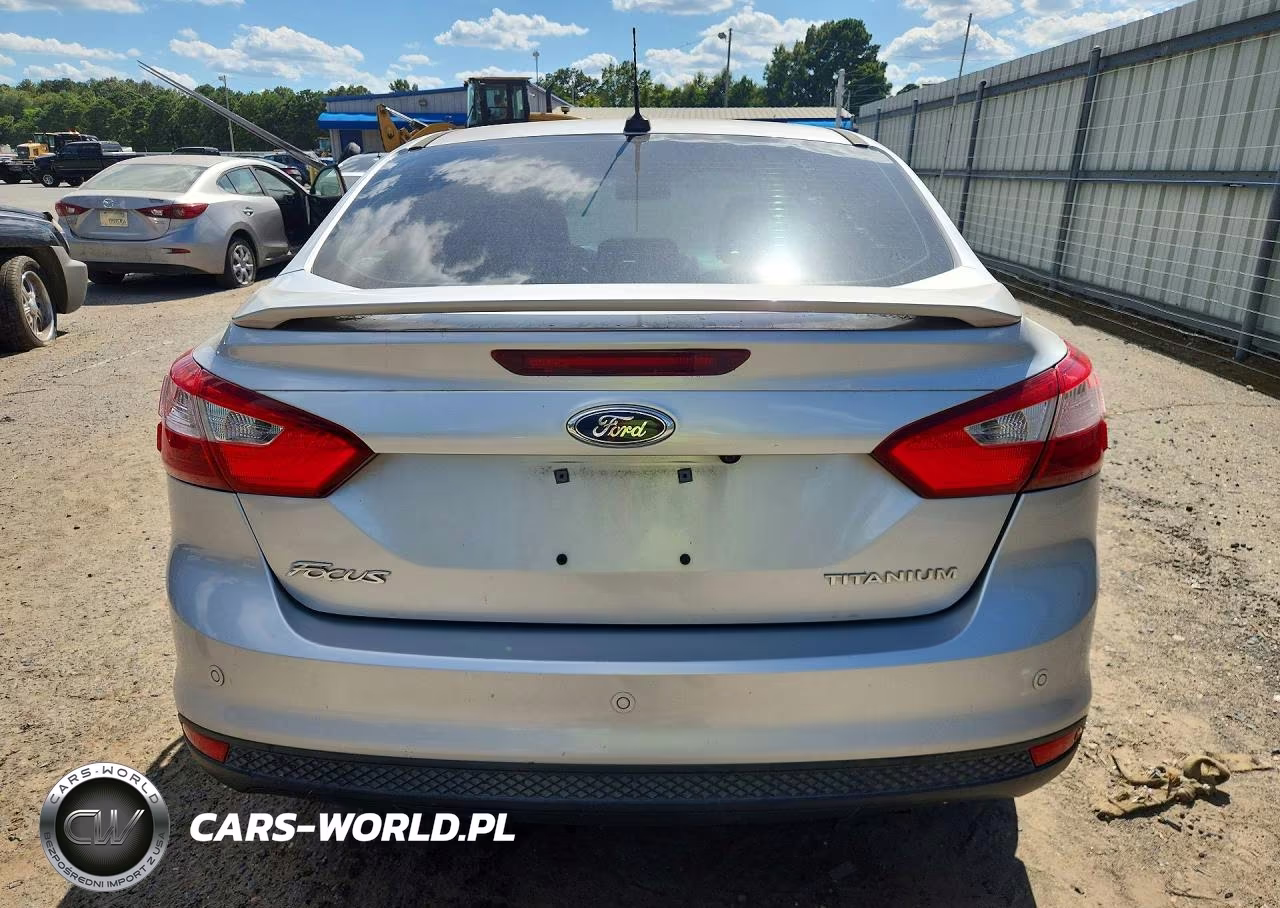 2013 Ford Focus Titanium VIN:1FADP3J20DL301375 - 6