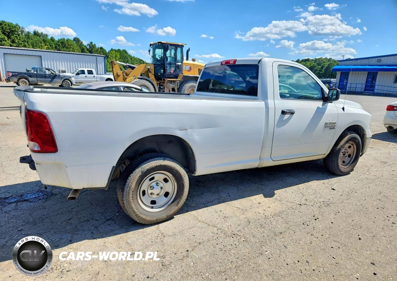 2019 Ram 1500 Classic Tradesman VIN:3C6JR6DG2KG512336 - 3