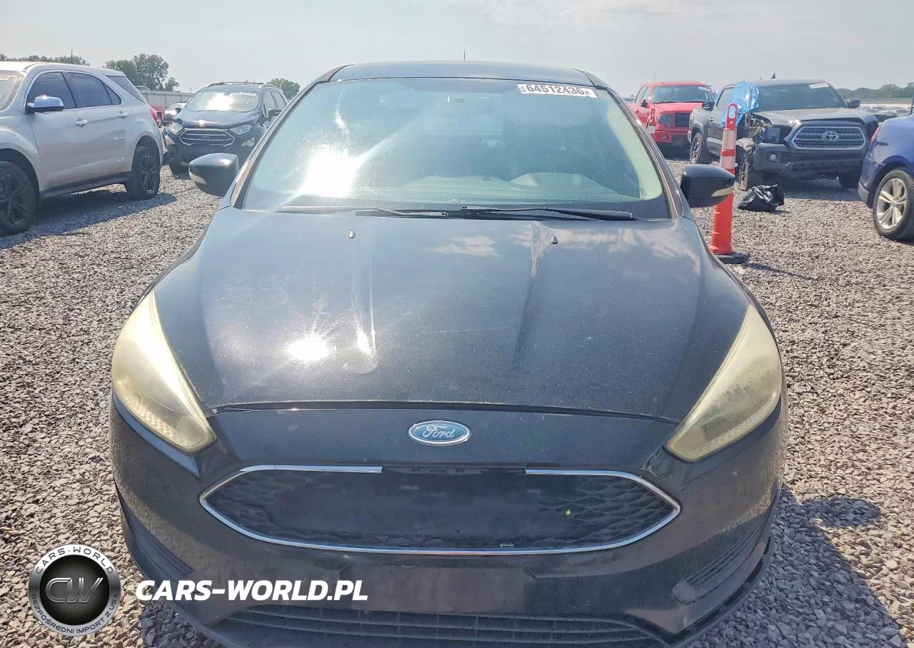 2016 Ford Focus Se VIN:1FADP3F20GL323874 - 5