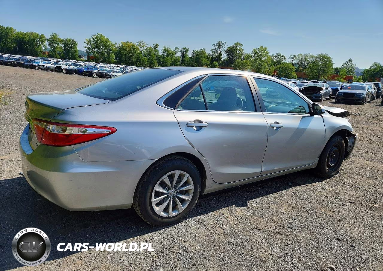 2016 Toyota Camry Le VIN:4T1BF1FK2GU154312 - 3