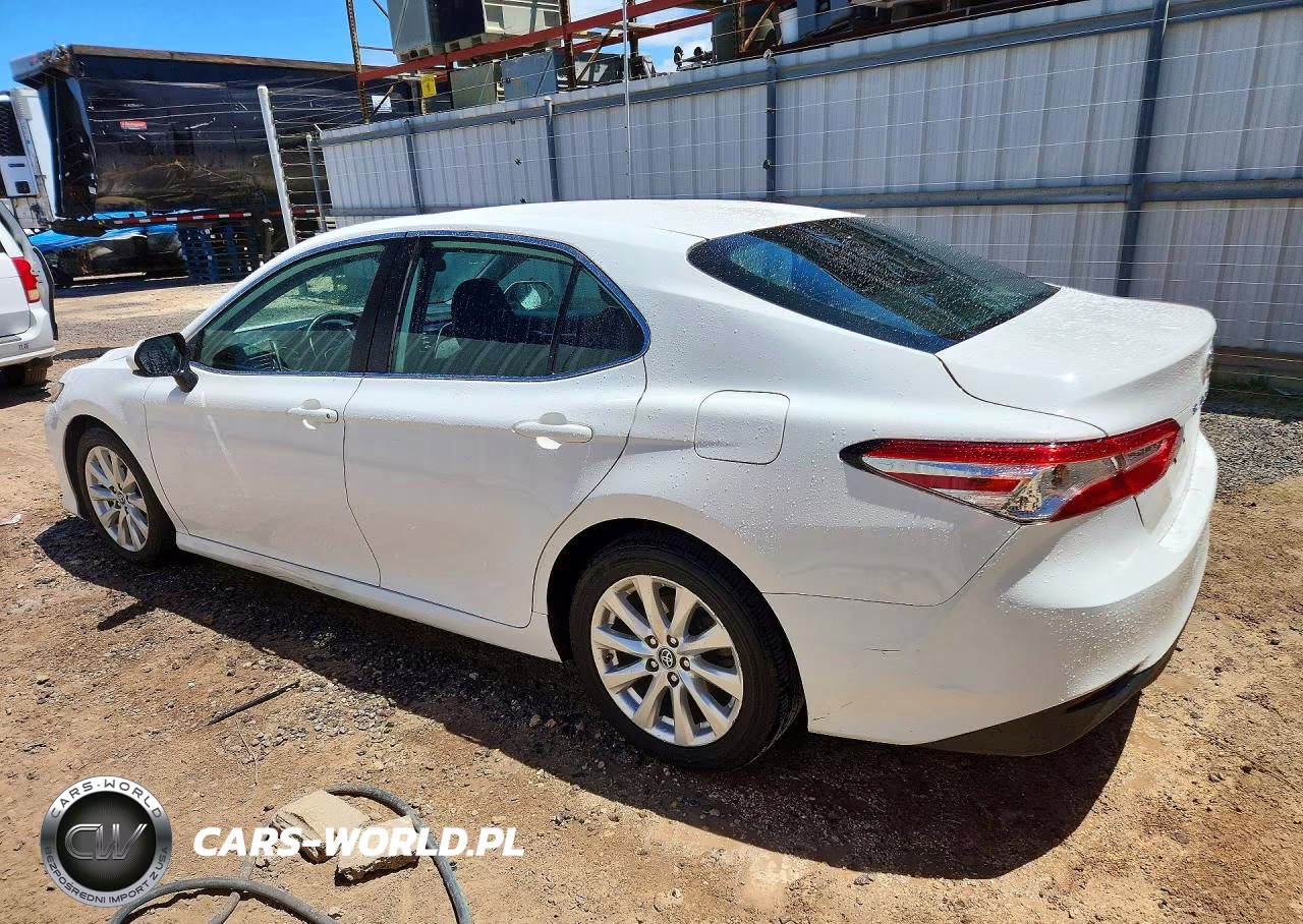 2019 Toyota Camry L VIN:4T1B11HK6KU692760 - 2