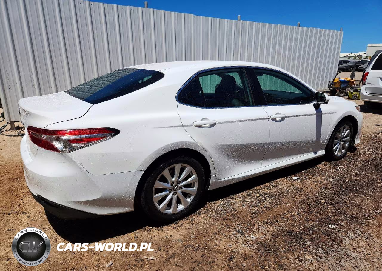 2019 Toyota Camry L VIN:4T1B11HK6KU692760 - 3