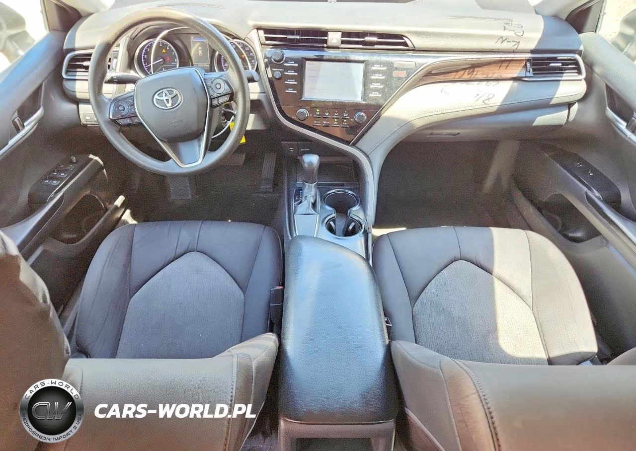 2019 Toyota Camry L VIN:4T1B11HK6KU692760 - 8