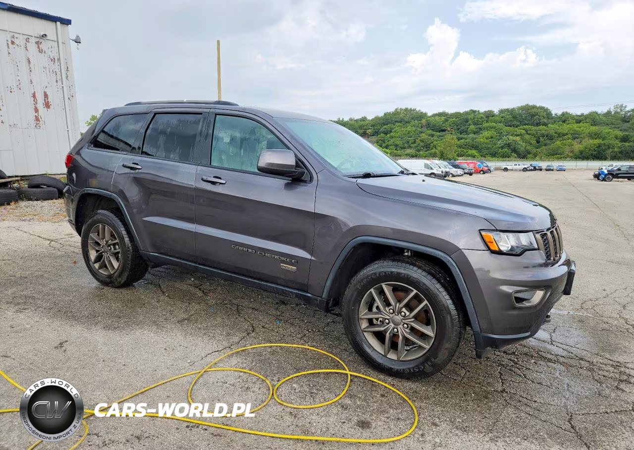 2016 Jeep Grand Cherokee Laredo VIN:1C4RJFAG1GC463664 - 4