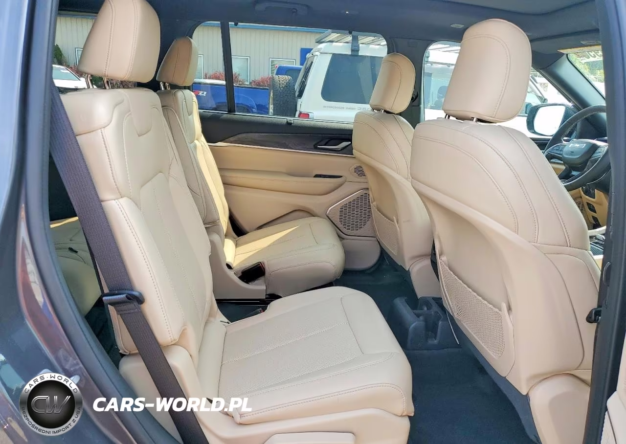 2025 Jeep Grand Cherokee L Limited VIN:1C4RJKBG9S8653196 - 11