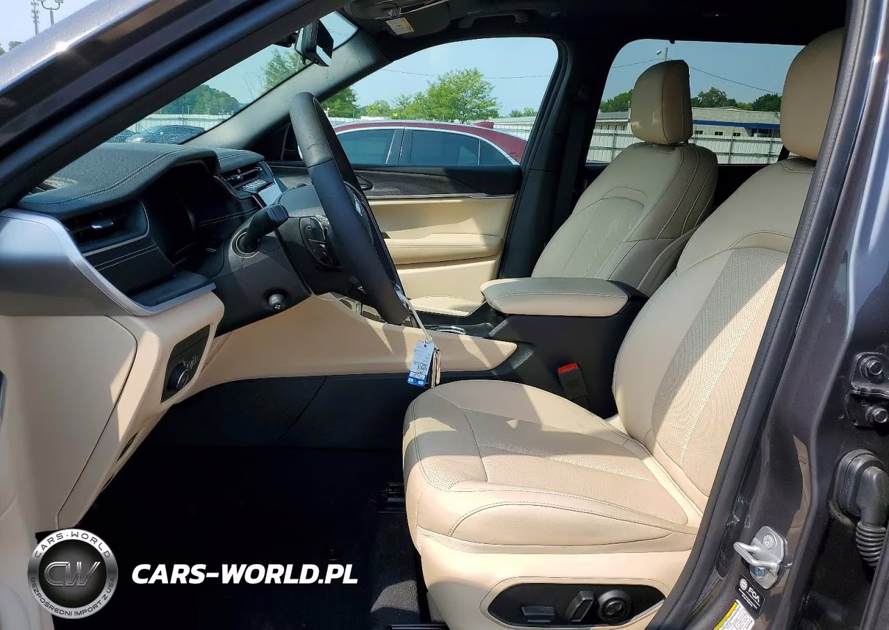 2025 Jeep Grand Cherokee L Limited VIN:1C4RJKBG9S8653196 - 7