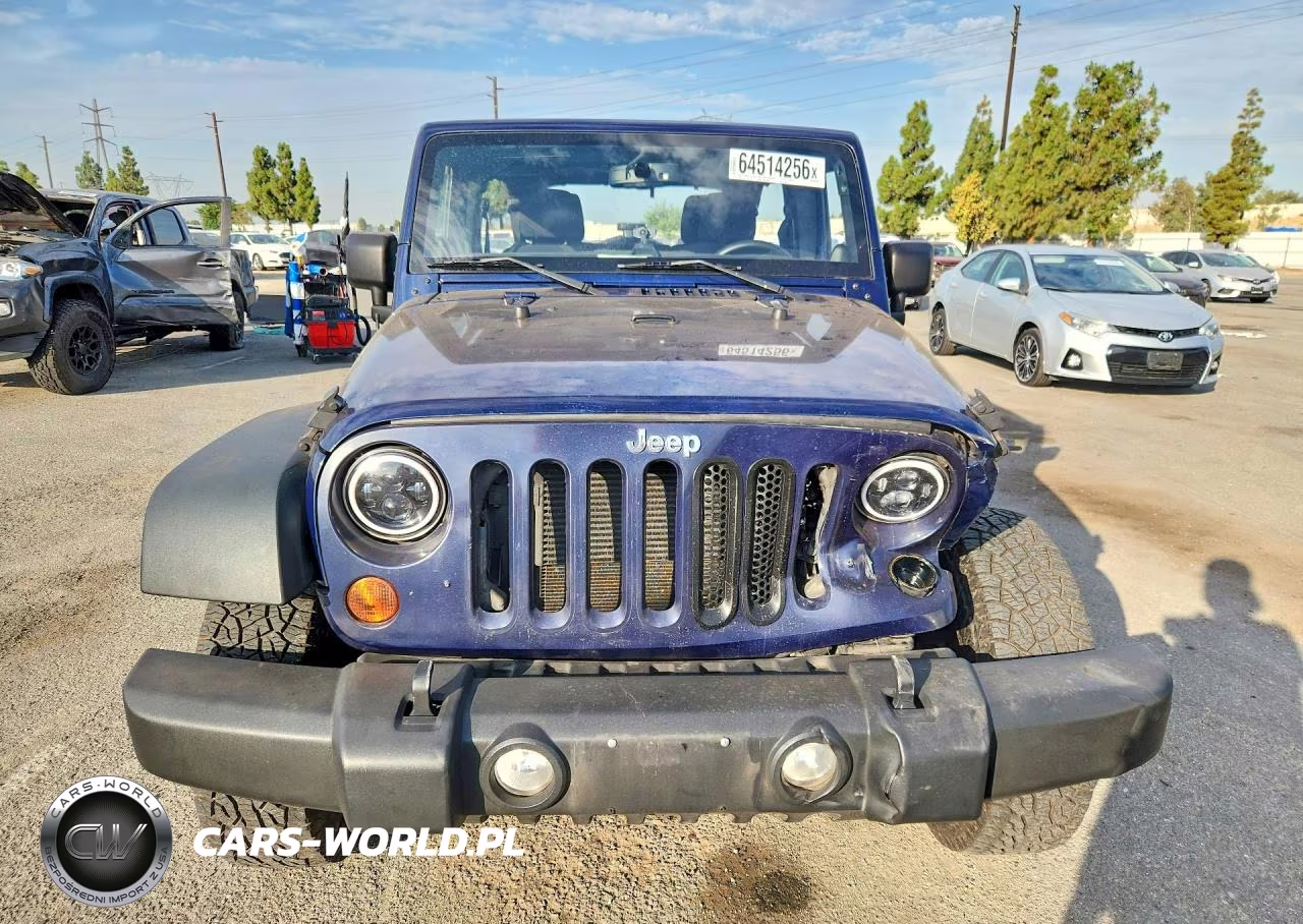 2013 Jeep Wrangler Unlimited Sport VIN:1C4BJWDG2DL618991 - 5