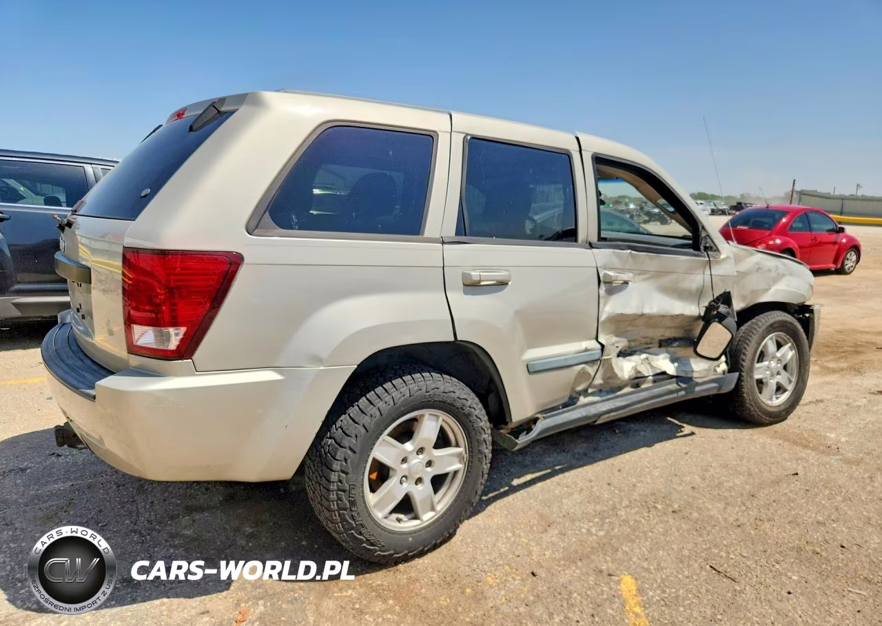 2007 Jeep Grand Cherokee Laredo VIN:1J8GR48K57C603870 - 3