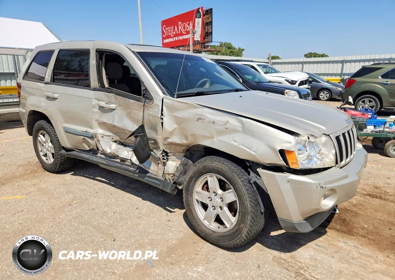 2007 Jeep Grand Cherokee Laredo VIN:1J8GR48K57C603870 - 4
