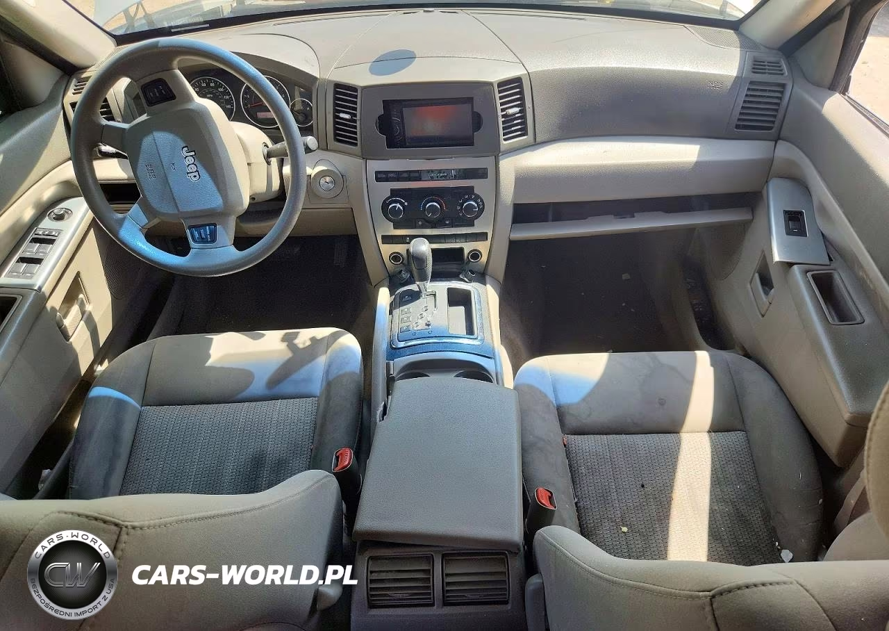 2007 Jeep Grand Cherokee Laredo VIN:1J8GR48K57C603870 - 8
