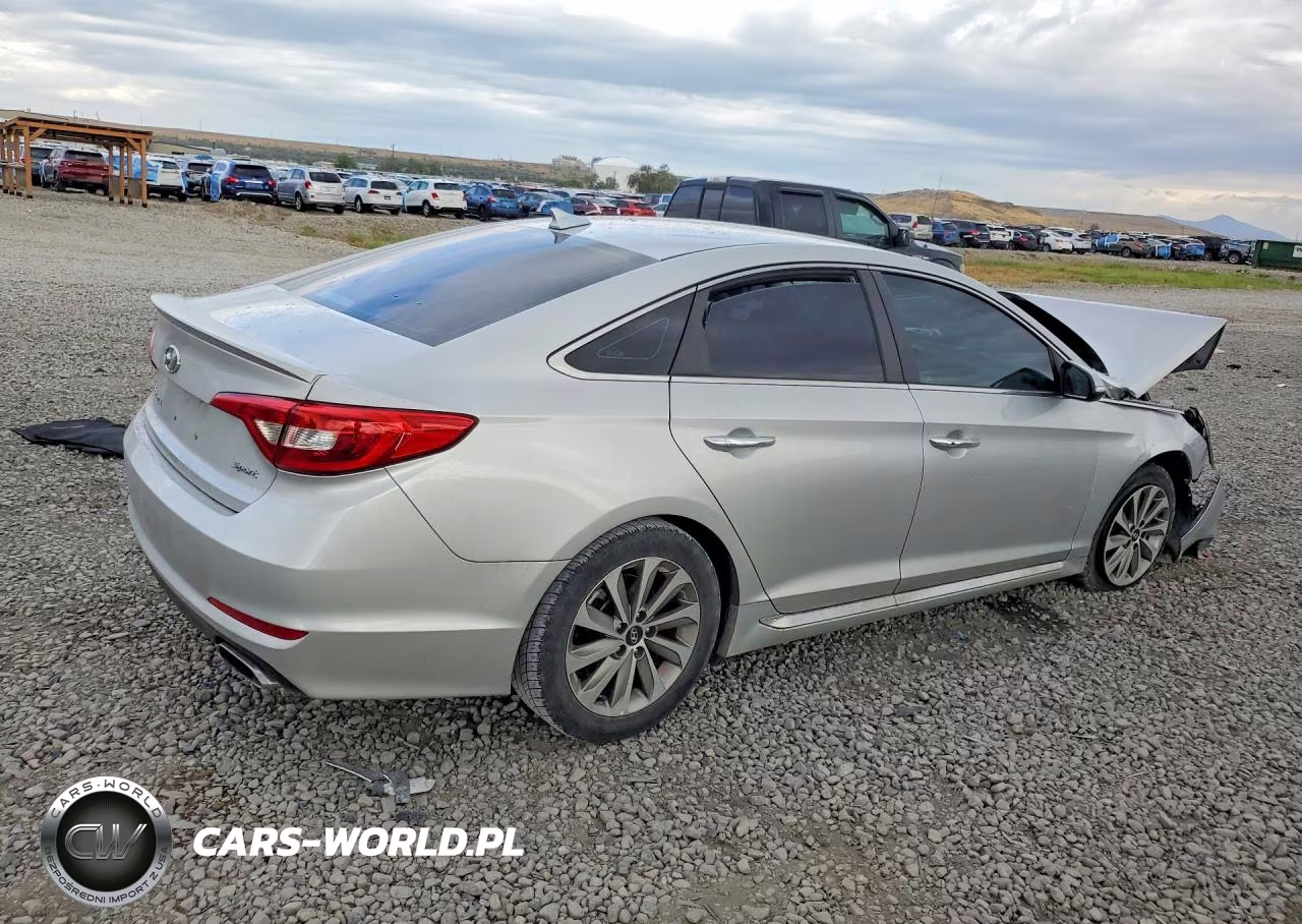 2017 Hyundai Sonata Sport VIN:5NPE34AF9HH570309 - 3