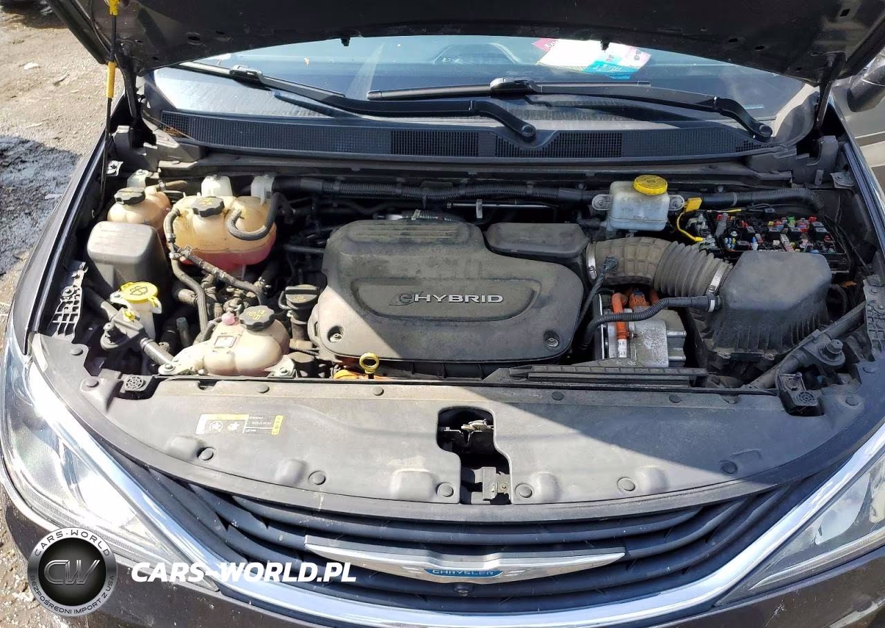 2018 Chrysler Pacifica Hybrid Limited VIN:2C4RC1N71JR178484 - 12