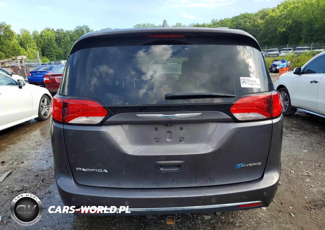 2018 Chrysler Pacifica Hybrid Limited VIN:2C4RC1N71JR178484 - 6