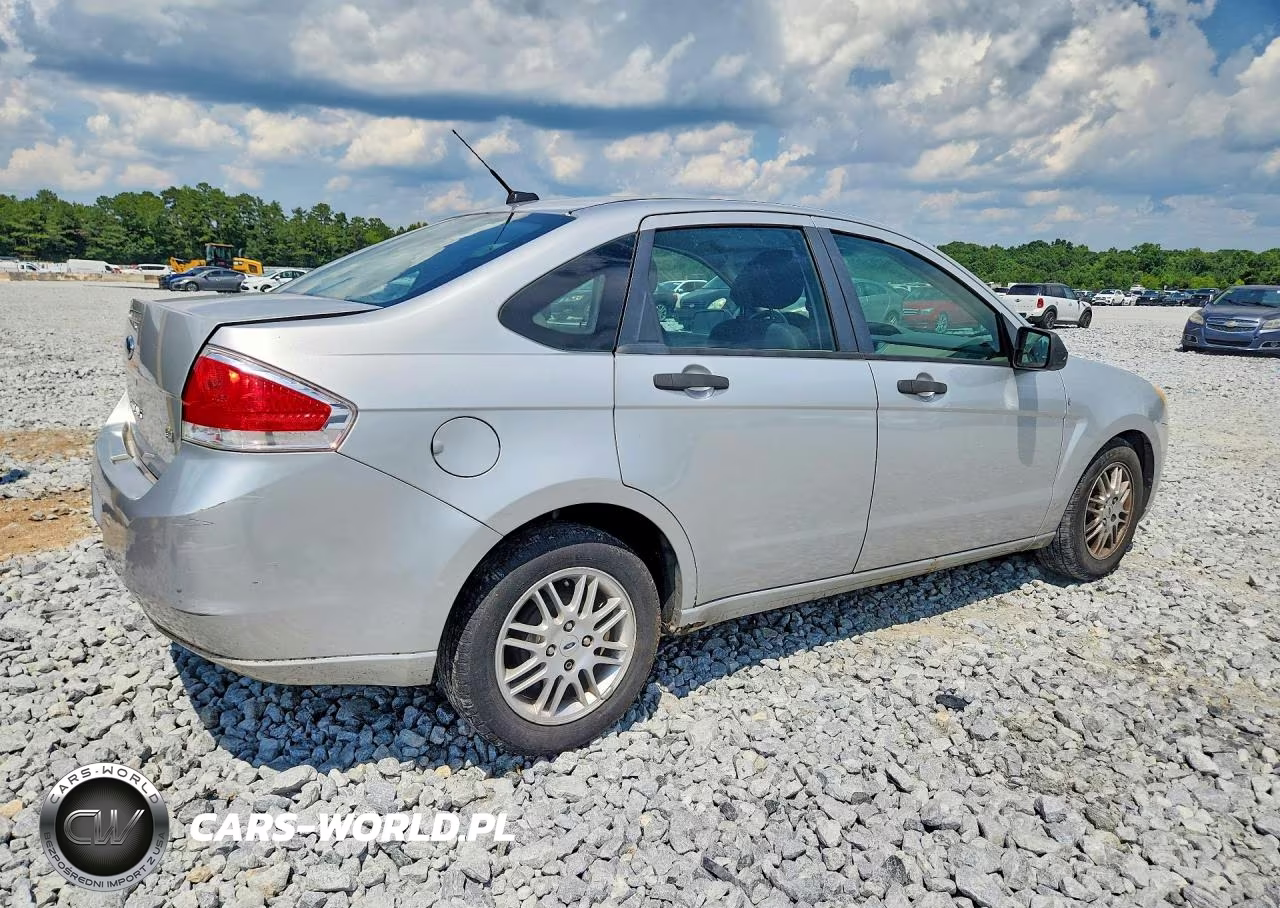 2010 Ford Focus Se VIN:1FAHP3FN4AW245522 - 3