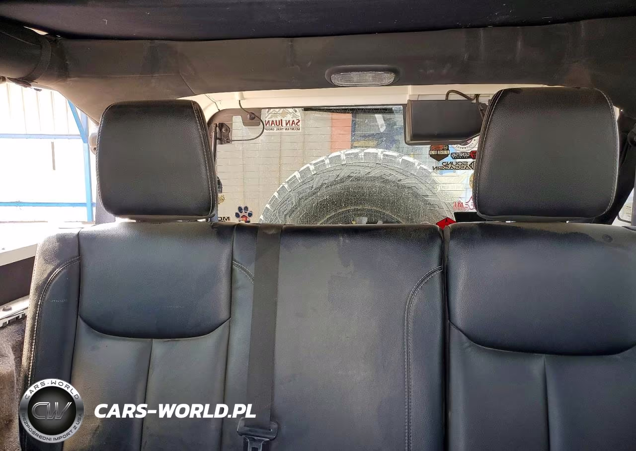 2016 Jeep Wrangler Unlimited Rubicon VIN:1C4BJWFG8GL163940 - 10