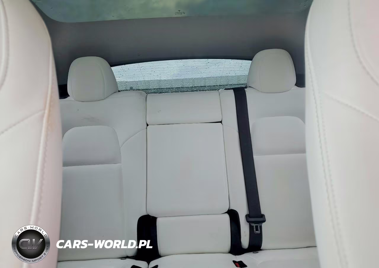 2021 Tesla Model Y VIN:5YJYGAED7MF173506 - 10