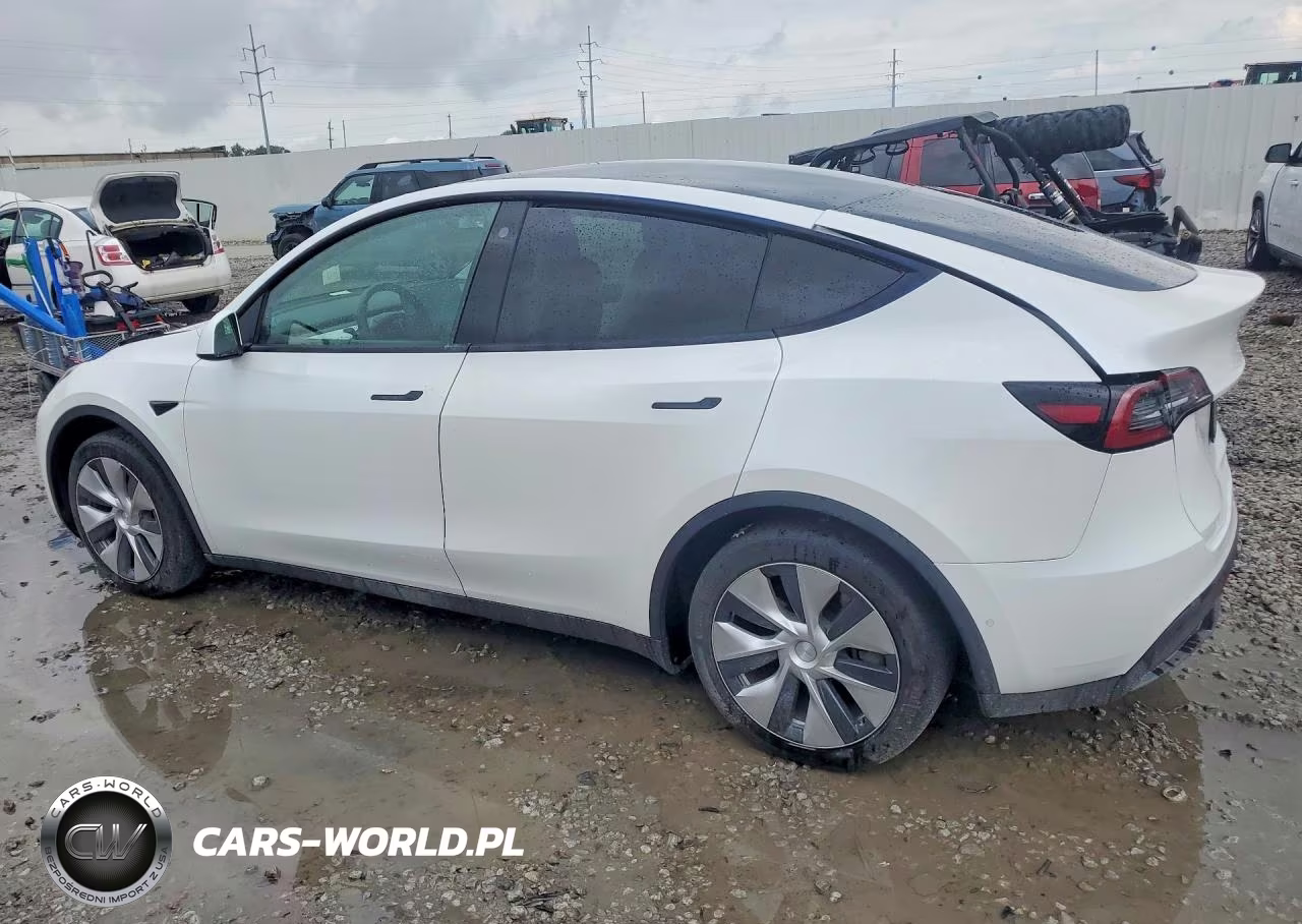 2021 Tesla Model Y VIN:5YJYGAED7MF173506 - 2