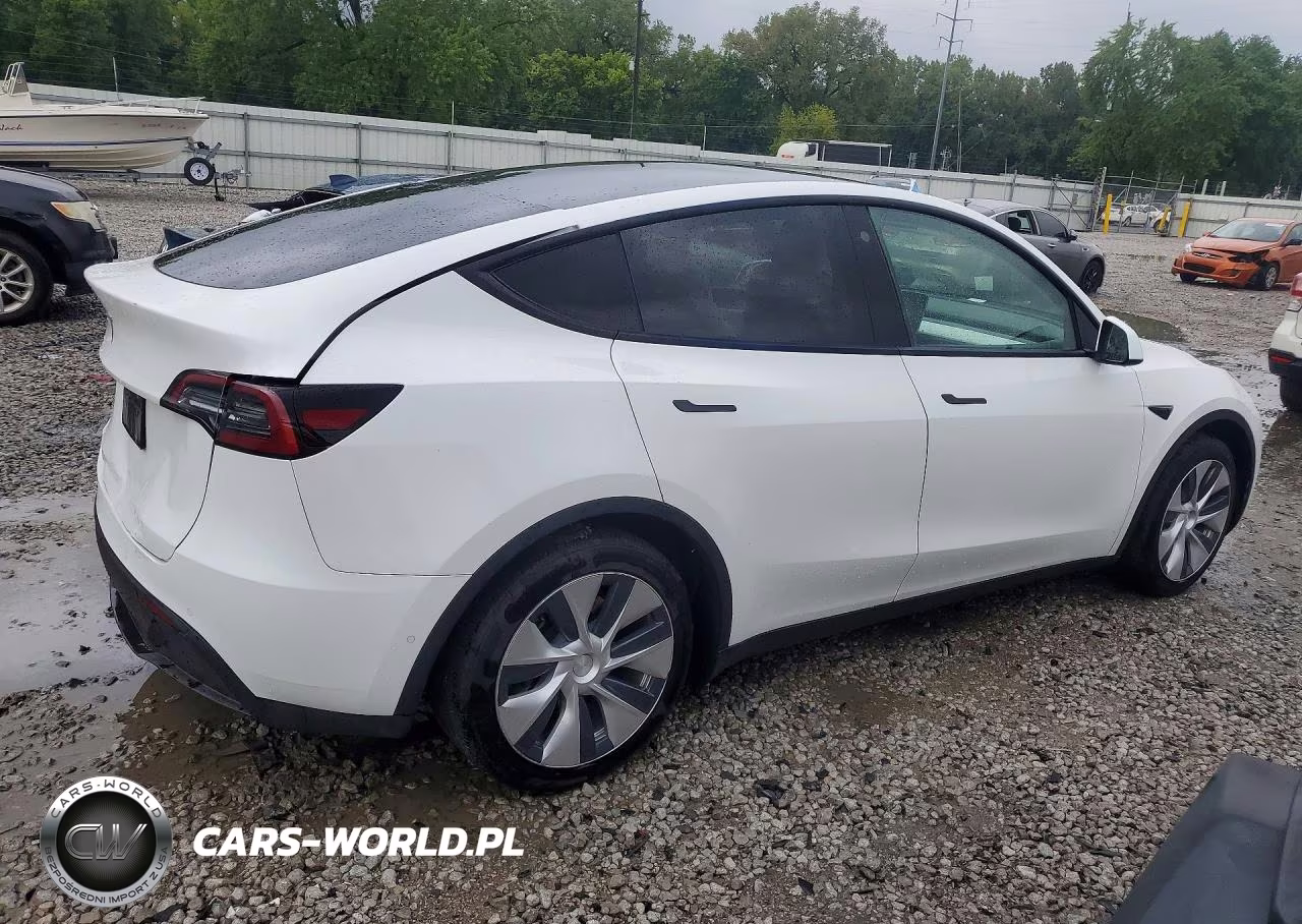 2021 Tesla Model Y VIN:5YJYGAED7MF173506 - 3
