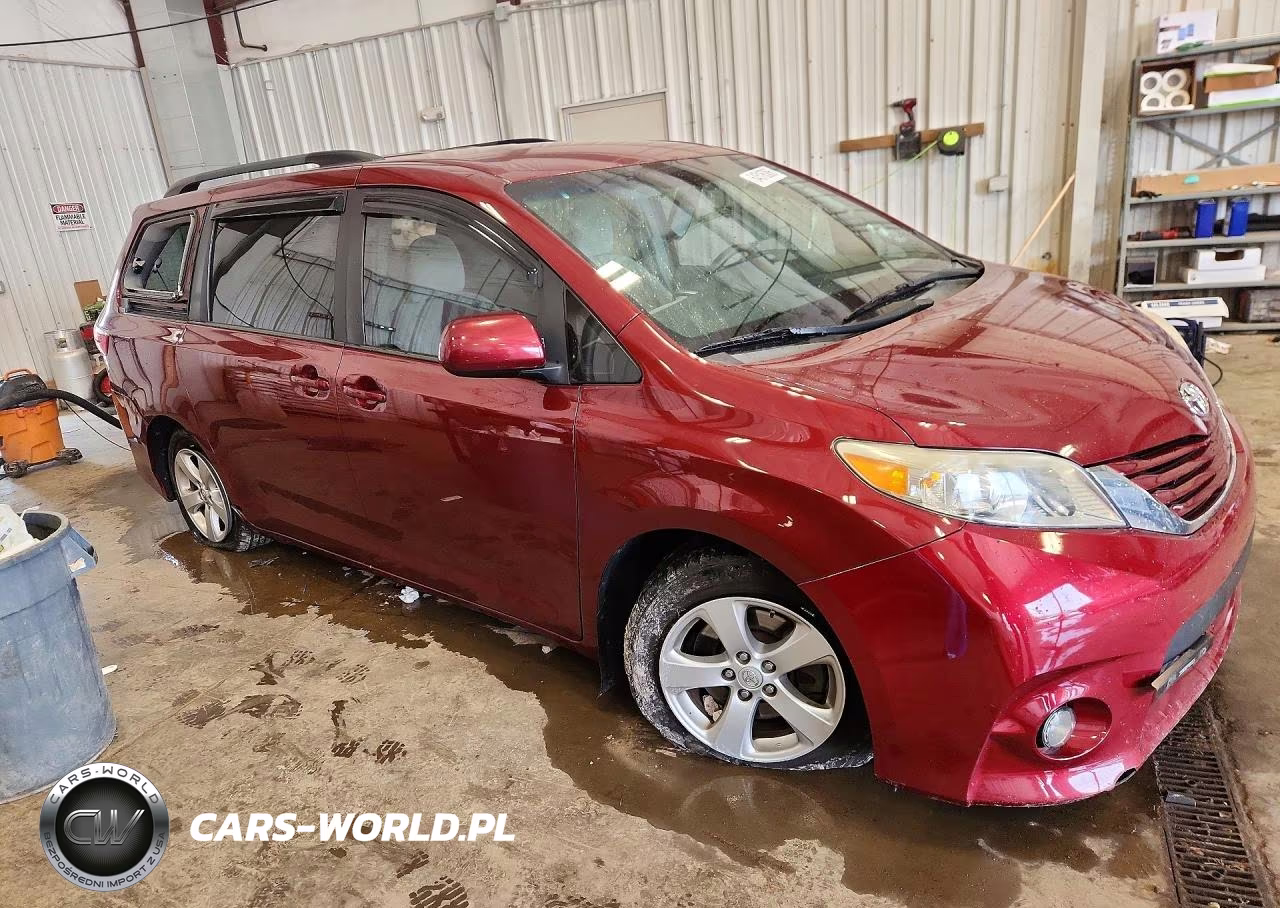 2016 Toyota Sienna Le VIN:5TDKK3DCXGS751607 - 4