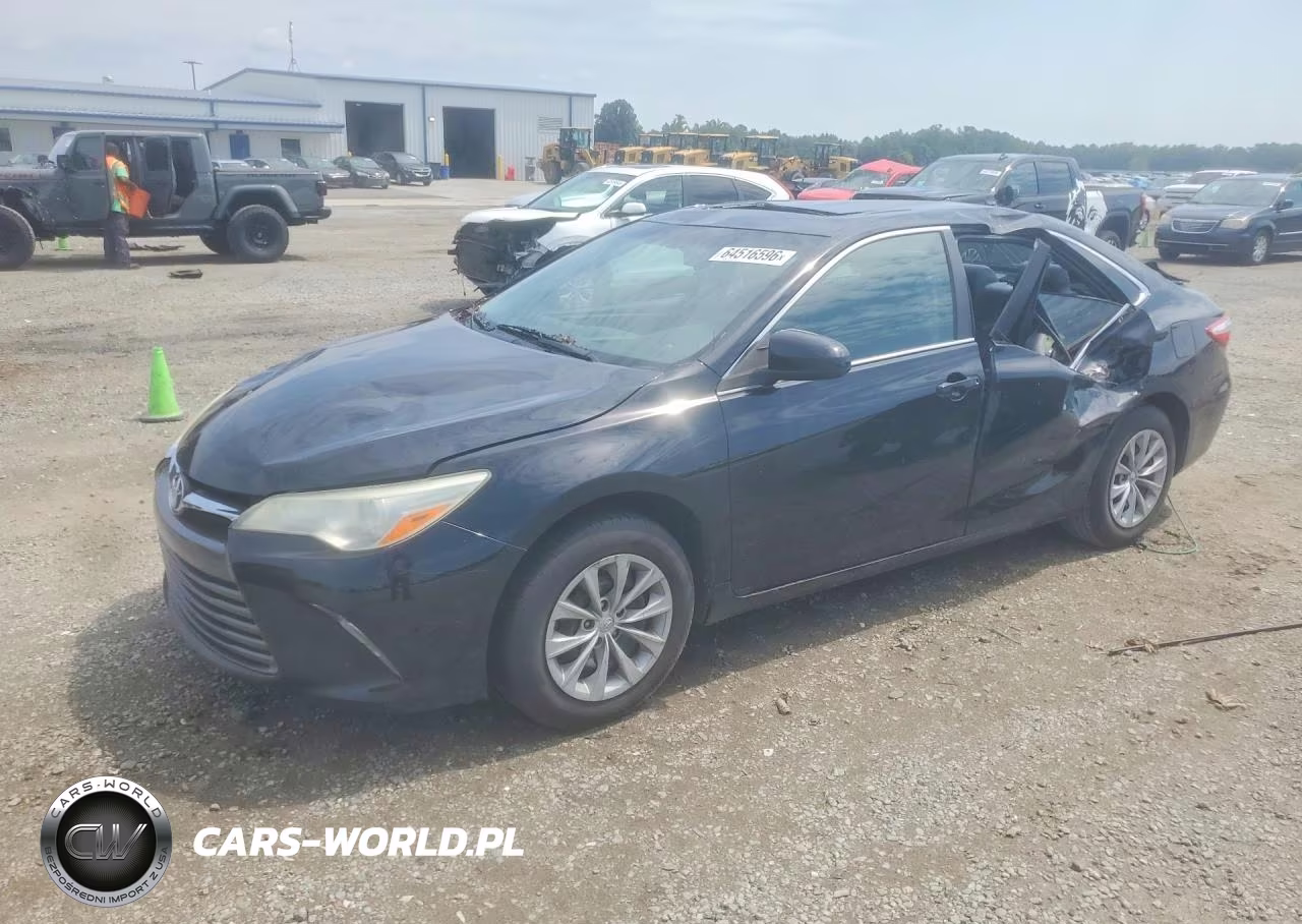 2015 Toyota Camry Le – zdjęcie 1 z 12