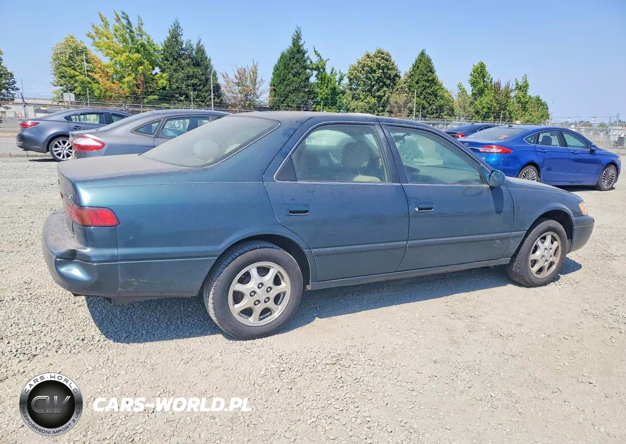 1997 Toyota Camry Le VIN:JT2BG22K5V0009971 - 3