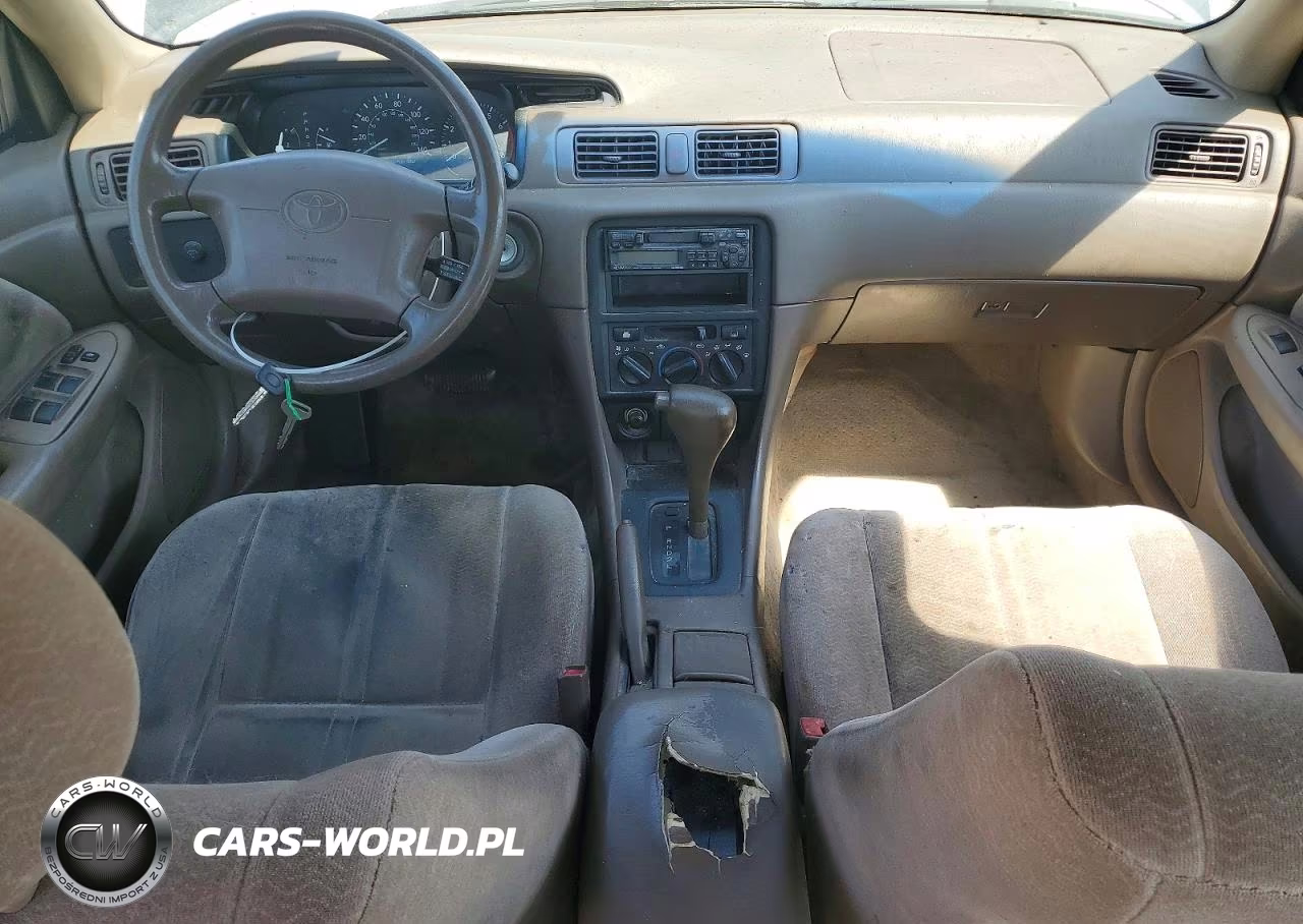 1997 Toyota Camry Le VIN:JT2BG22K5V0009971 - 8