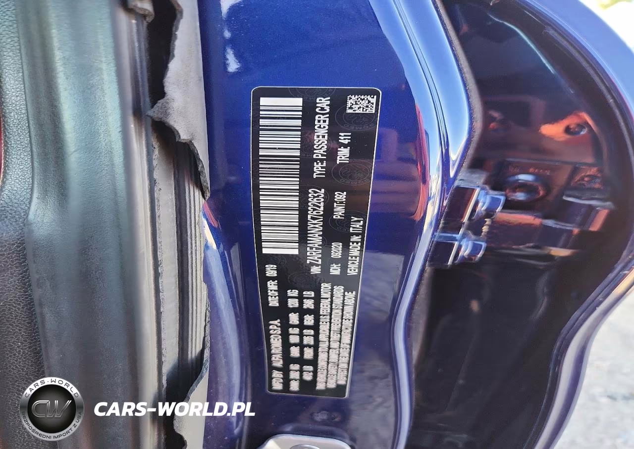 2019 Alfa Romeo Giulia VIN:ZARFAMANXK7622632 - 12