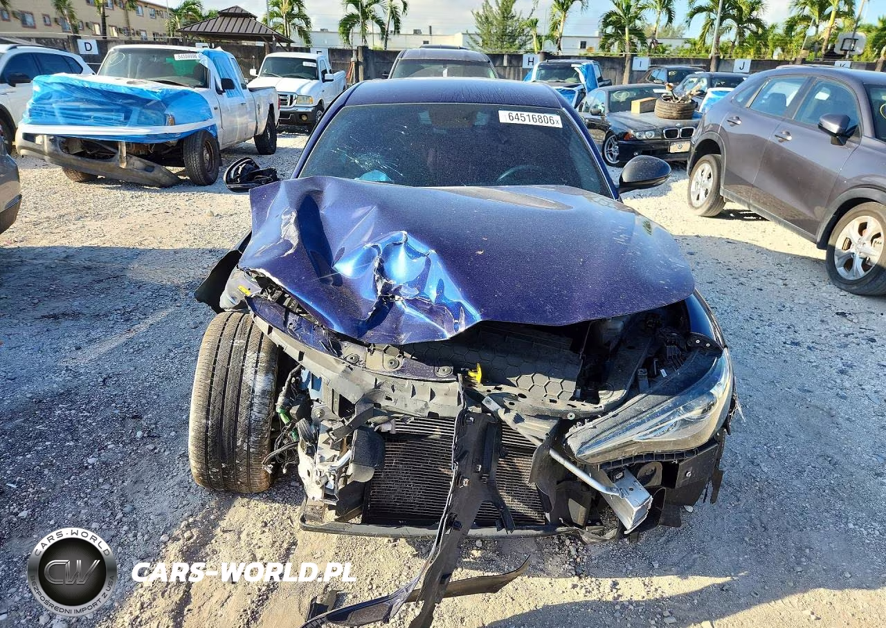 2019 Alfa Romeo Giulia VIN:ZARFAMANXK7622632 - 5