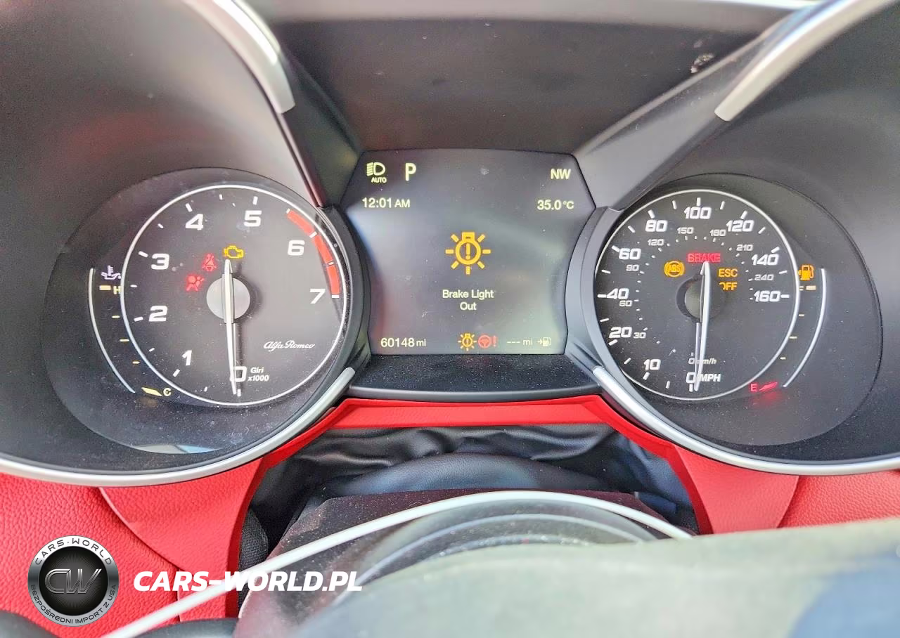 2019 Alfa Romeo Giulia VIN:ZARFAMANXK7622632 - 9