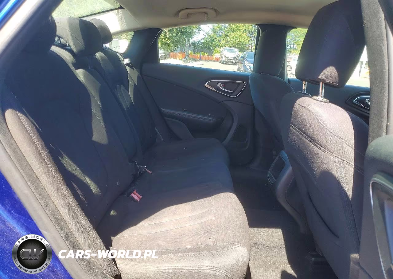 2015 Chrysler 200 Limited VIN:1C3CCCABXFN562879 - 10