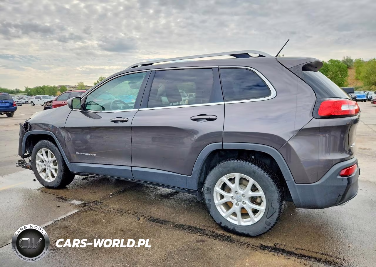 2015 Jeep Cherokee Latitude VIN:1C4PJMCS9FW634557 - 2