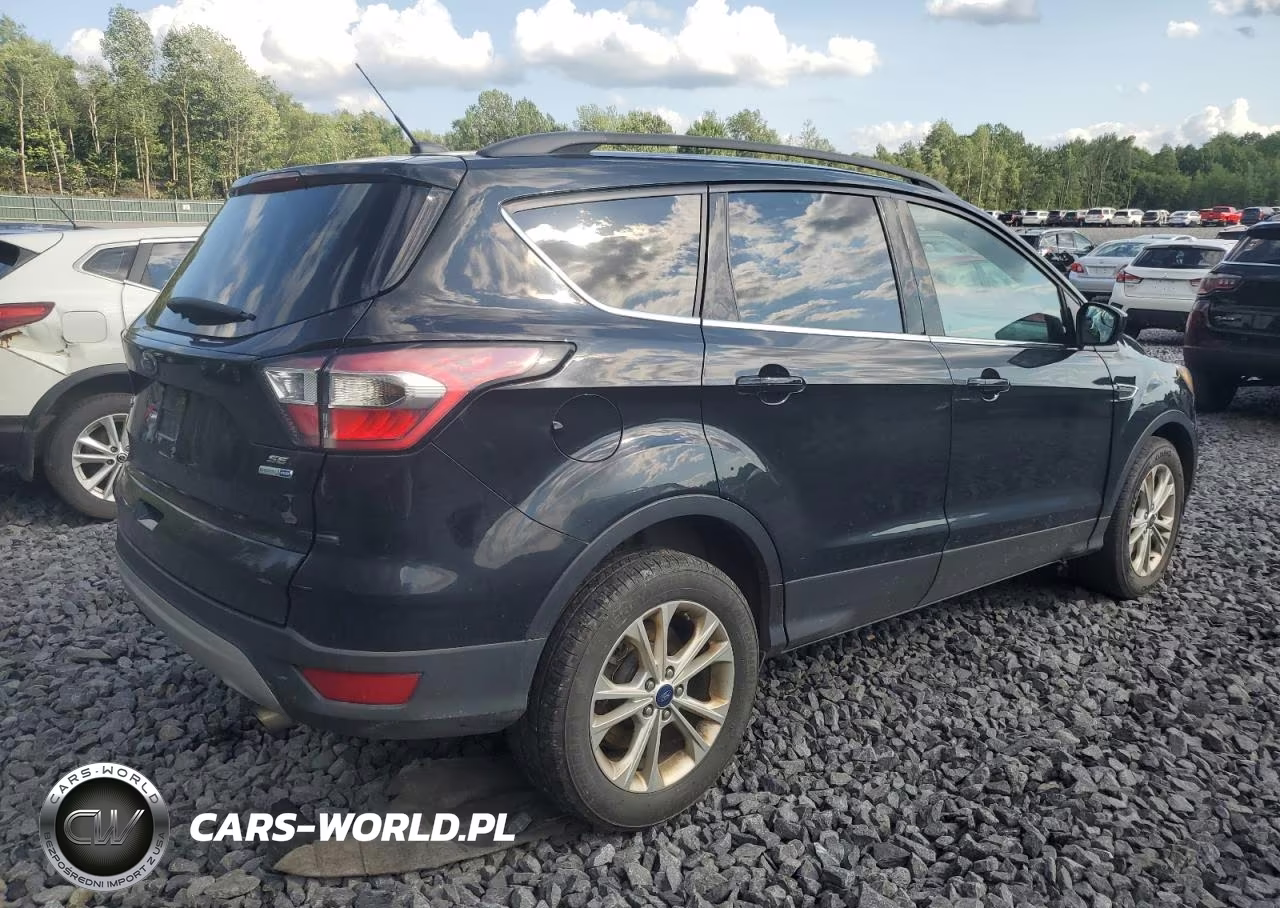 2018 Ford Escape Se VIN:1FMCU9GD3JUA12423 - 3