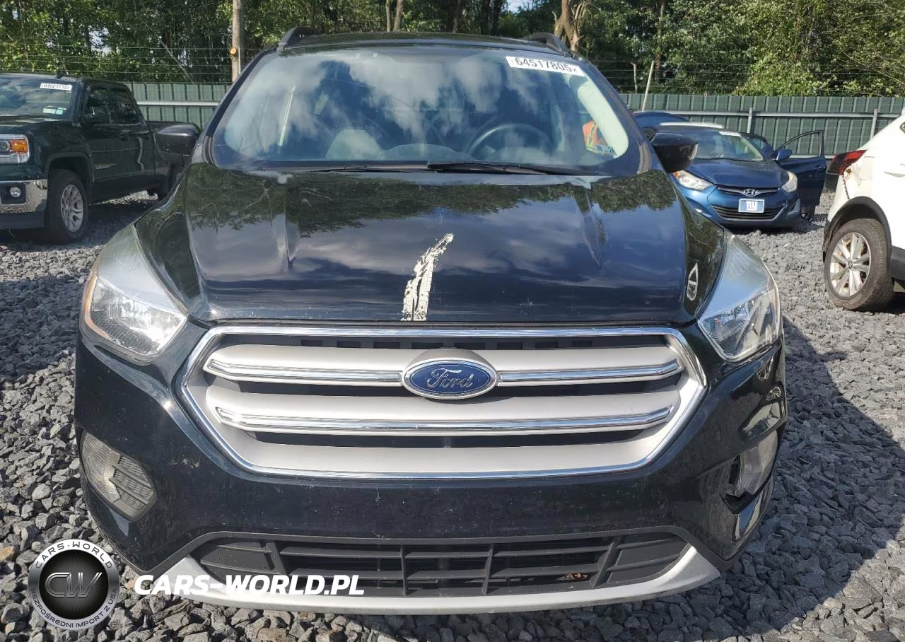 2018 Ford Escape Se VIN:1FMCU9GD3JUA12423 - 5