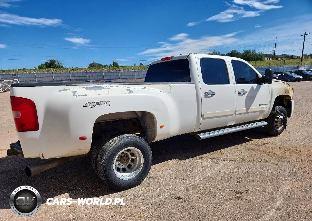 2007 Chevrolet Silverado K3500 VIN:1GCJK33637F556018 - 3