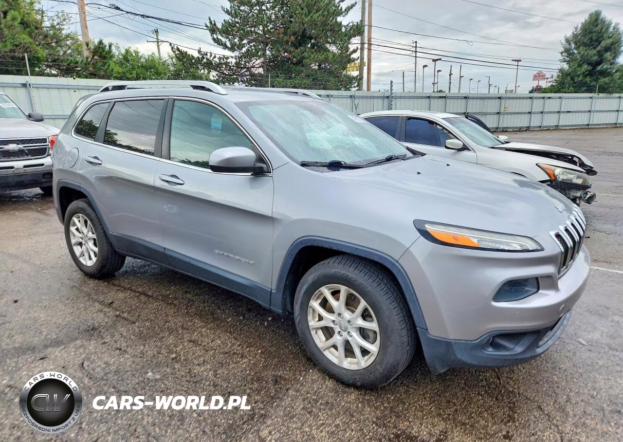 2014 Jeep Cherokee Latitude VIN:1C4PJMCBXEW220038 - 4