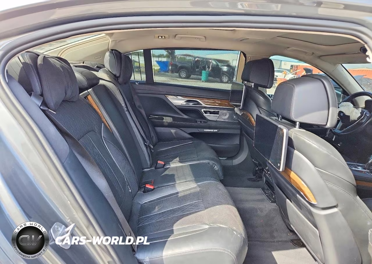 2017 BMW 740 Xe VIN:WBA7J2C5XHG497556 - 10
