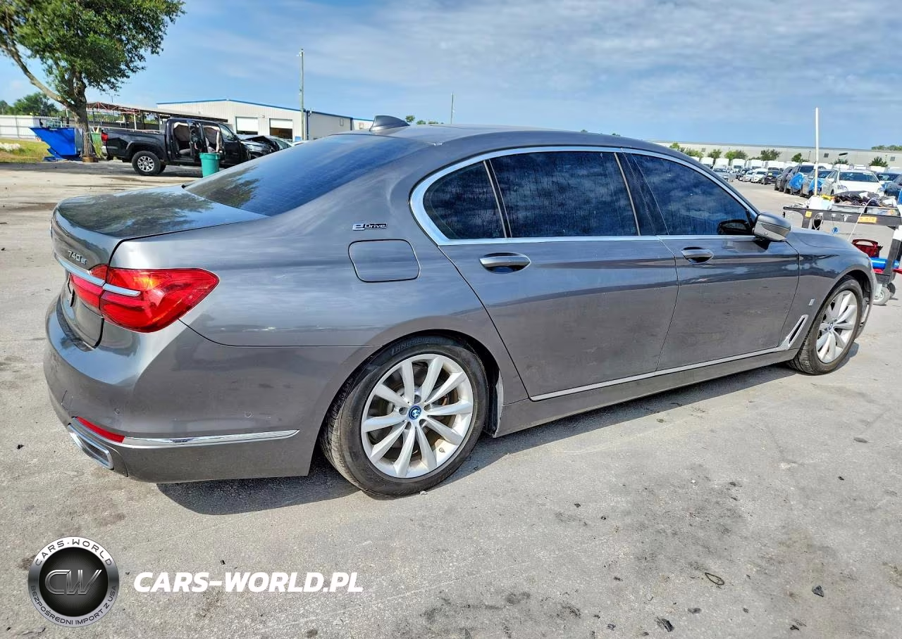 2017 BMW 740 Xe VIN:WBA7J2C5XHG497556 - 3