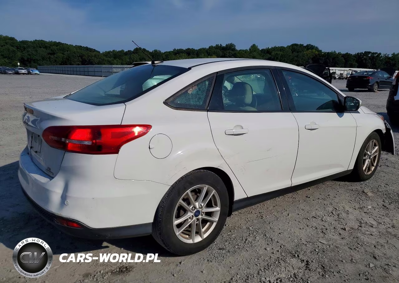 2016 Ford Focus Se VIN:1FADP3F29GL266154 - 3