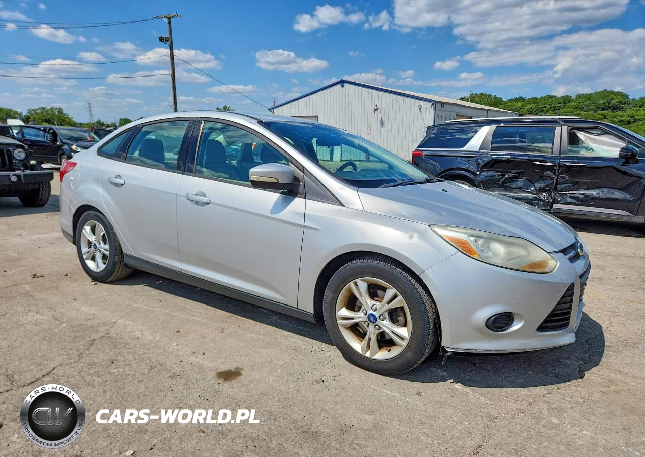 2014 Ford Focus Se VIN:1FADP3F2XEL155111 - 4