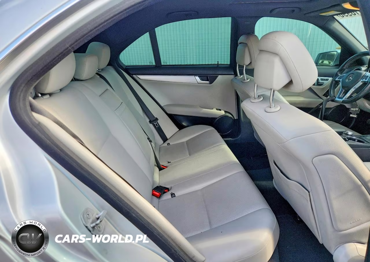 2012 Mercedes-Benz C 250 VIN:WDDGF4HBXCA615864 - 10
