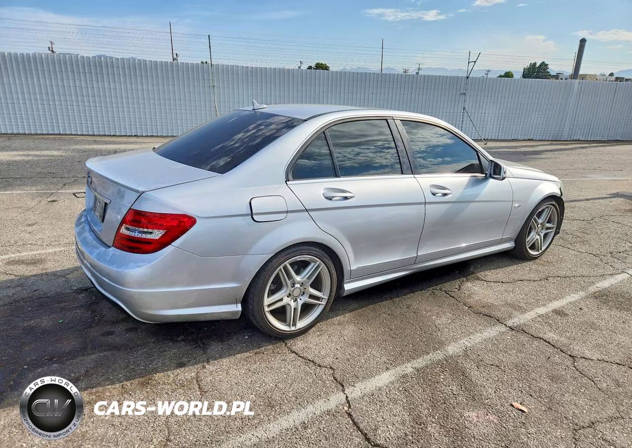 2012 Mercedes-Benz C 250 VIN:WDDGF4HBXCA615864 - 3