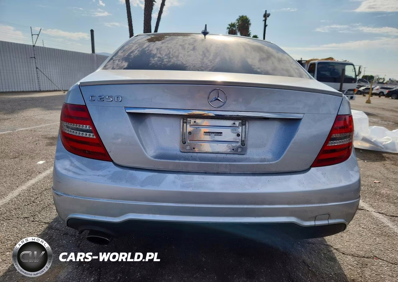2012 Mercedes-Benz C 250 VIN:WDDGF4HBXCA615864 - 6
